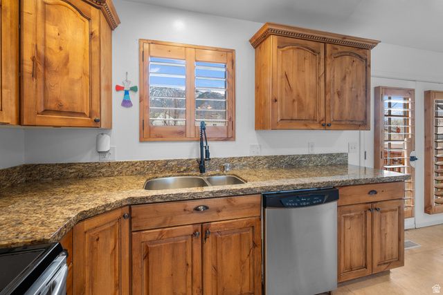 11037 S ROBINSON CIR, Sandy, UT 84092