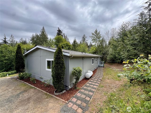 60 N Charles Place, Hoodsport, WA 98548
