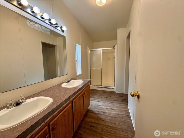 60 N Charles Place, Hoodsport, WA 98548