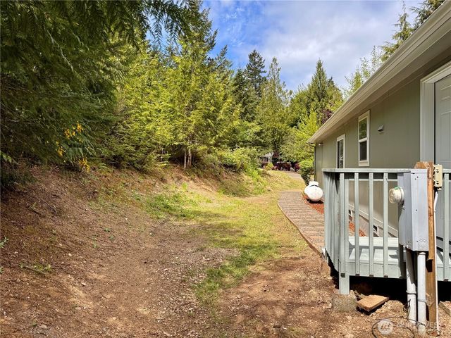 60 N Charles Place, Hoodsport, WA 98548