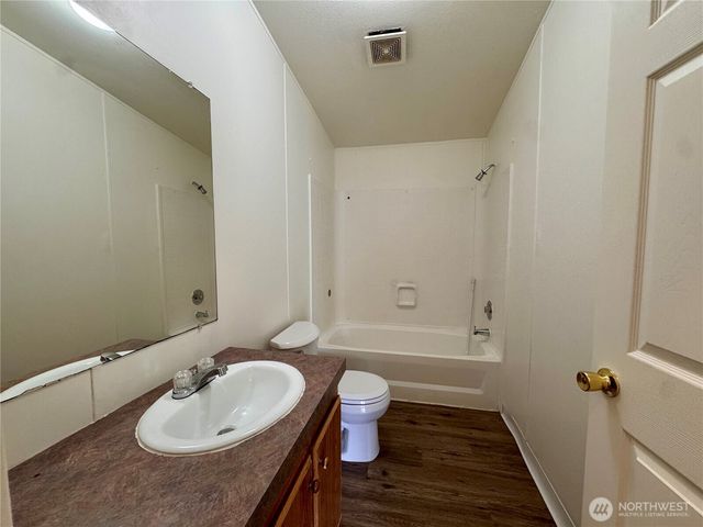 60 N Charles Place, Hoodsport, WA 98548