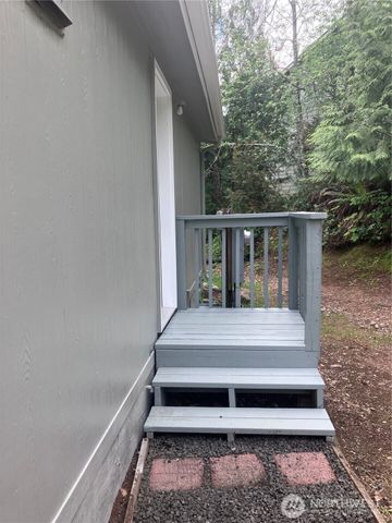 60 N Charles Place, Hoodsport, WA 98548
