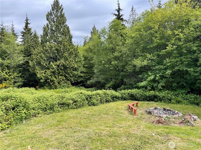 60 N Charles Place, Hoodsport, WA 98548