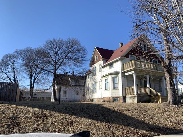 3461 N 9th STREET, Milwaukee, WI 53206