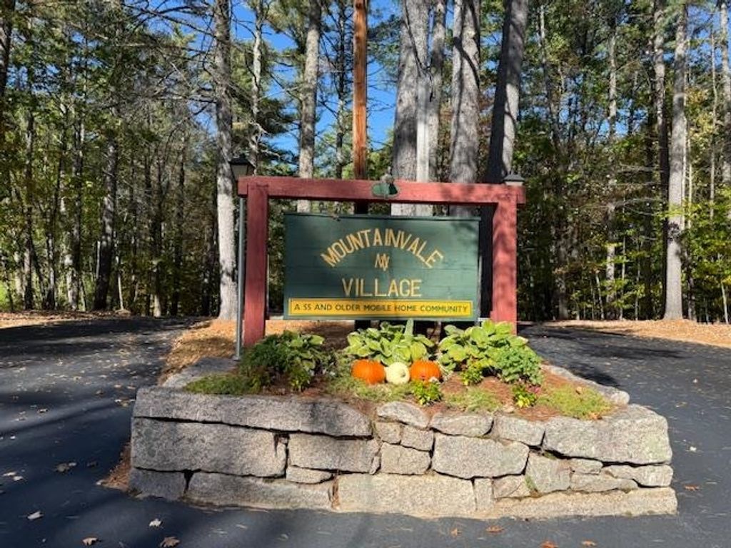 14 Goldfinch Lane, Conway, NH 03813