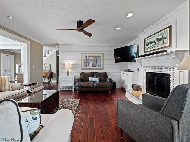 4802 Center Road, Avon, OH 44011
