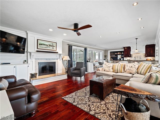 4802 Center Road, Avon, OH 44011