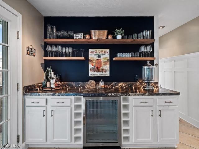 4802 Center Road, Avon, OH 44011