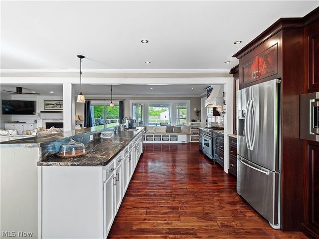 4802 Center Road, Avon, OH 44011