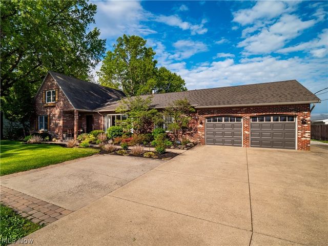 4802 Center Road, Avon, OH 44011