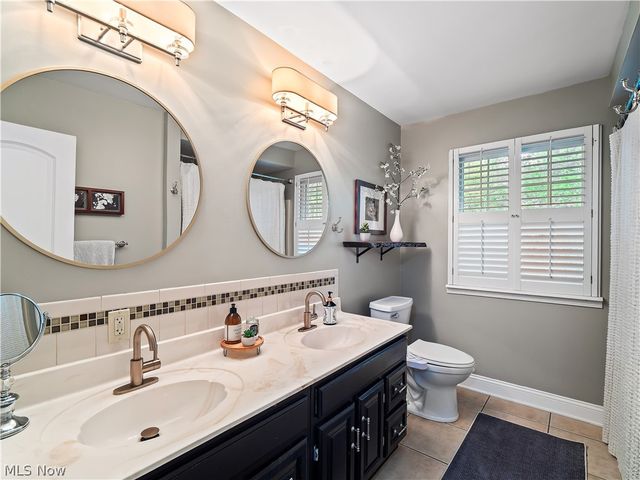 4802 Center Road, Avon, OH 44011