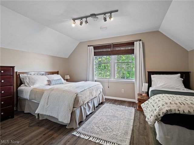 4802 Center Road, Avon, OH 44011
