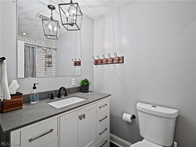 4802 Center Road, Avon, OH 44011
