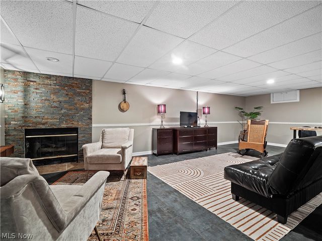 4802 Center Road, Avon, OH 44011