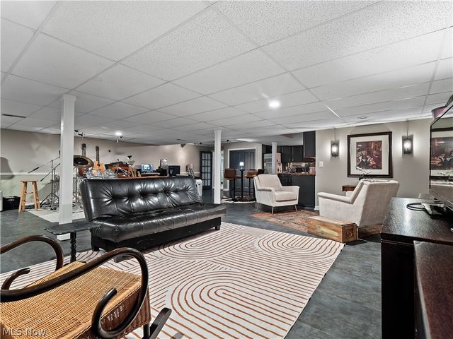 4802 Center Road, Avon, OH 44011