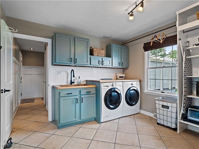 4802 Center Road, Avon, OH 44011