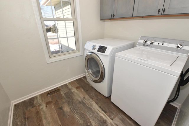 W1401 Valley View COURT, Ixonia, WI 53036