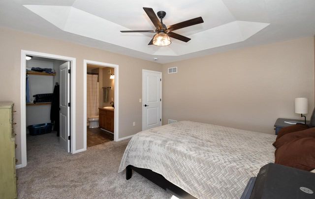 W1401 Valley View COURT, Ixonia, WI 53036