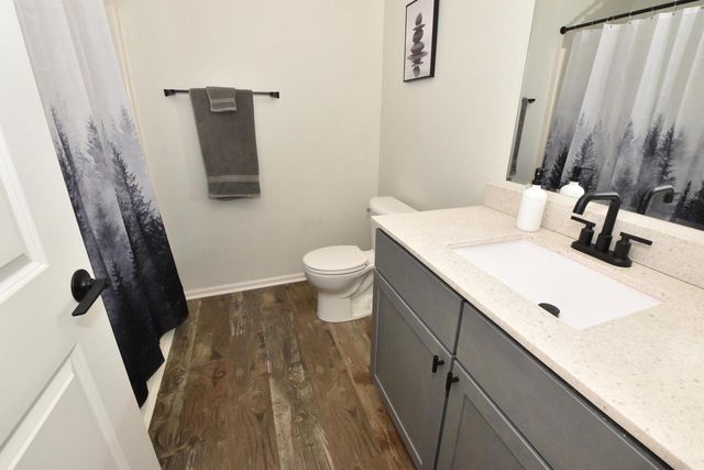 W1401 Valley View COURT, Ixonia, WI 53036