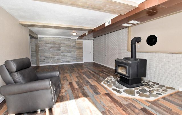 W1401 Valley View COURT, Ixonia, WI 53036