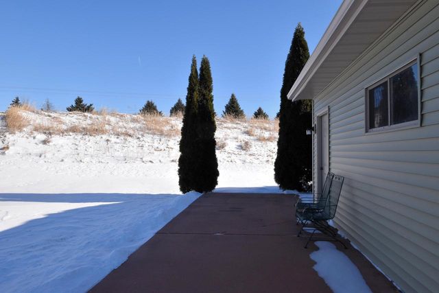 W1401 Valley View COURT, Ixonia, WI 53036