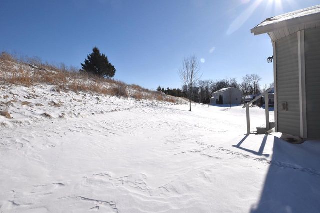 W1401 Valley View COURT, Ixonia, WI 53036