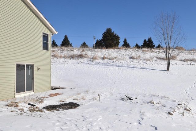 W1401 Valley View COURT, Ixonia, WI 53036