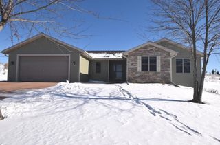 W1401 Valley View COURT, Ixonia, WI 53036