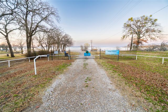 921 Hillburn Drive, West Tawakoni, TX 75474