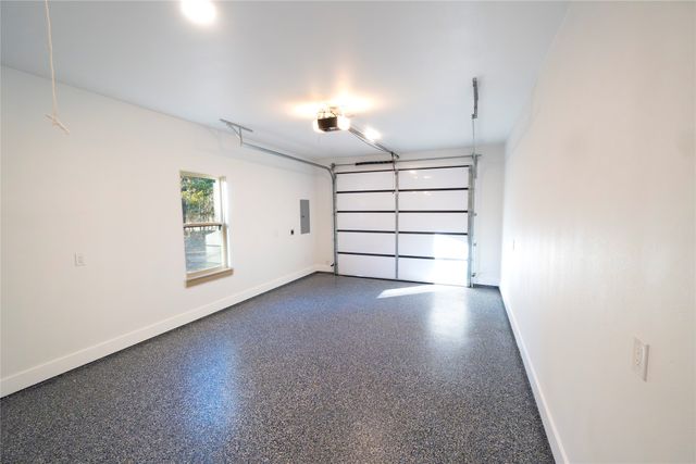 921 Hillburn Drive, West Tawakoni, TX 75474