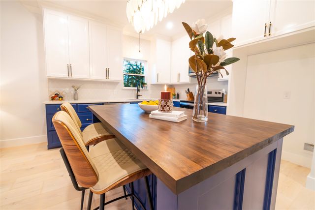 921 Hillburn Drive, West Tawakoni, TX 75474