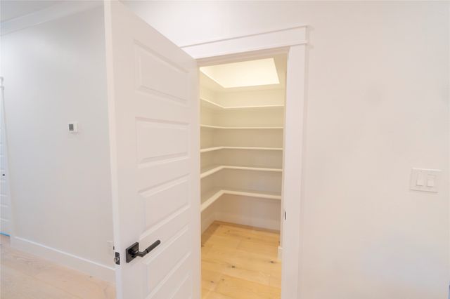 921 Hillburn Drive, West Tawakoni, TX 75474