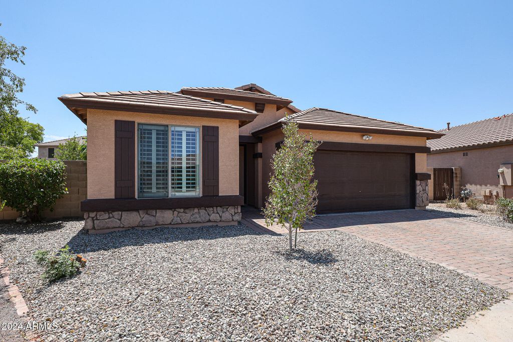 10101 W CORDES Road, Tolleson, AZ 85353 — photo 2
