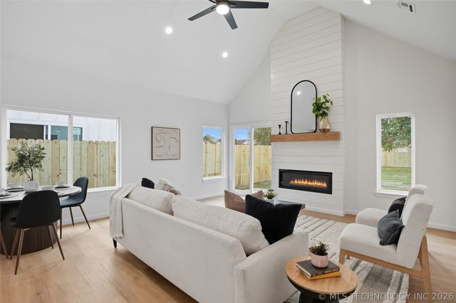 4606 S 27th West Avenue, Tulsa, OK 74107