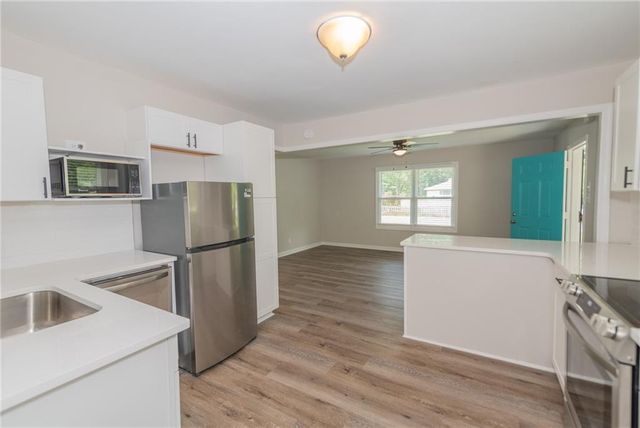 525 Baker NW Circle, Atlanta, GA 30318