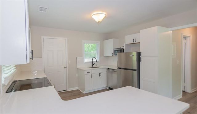 525 Baker NW Circle, Atlanta, GA 30318