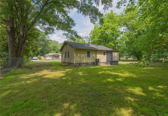 525 Baker NW Circle, Atlanta, GA 30318