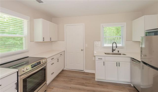 525 Baker NW Circle, Atlanta, GA 30318