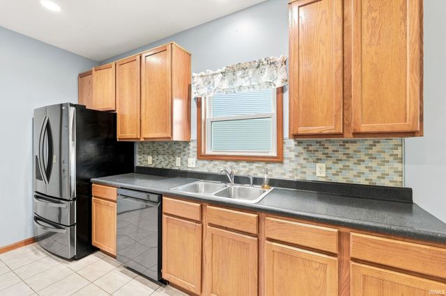 3805 Stanton Hall Parkway, Fort Wayne, IN 46815