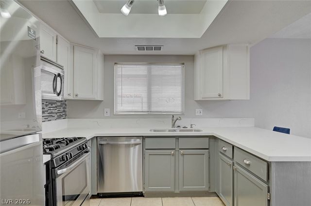 512 Close Avenue, Henderson, NV 89011