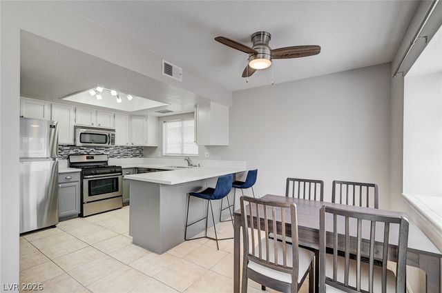 512 Close Avenue, Henderson, NV 89011