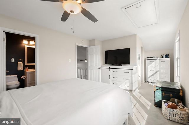 23 ORCHARD CIR, Telford, PA 18969