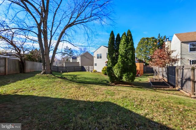 23 ORCHARD CIR, Telford, PA 18969