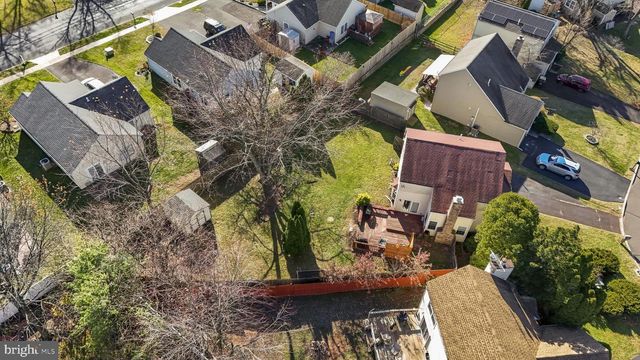 23 ORCHARD CIR, Telford, PA 18969