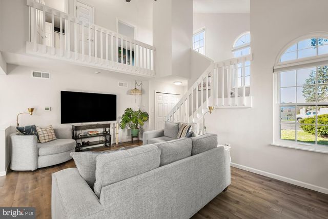 23 ORCHARD CIR, Telford, PA 18969