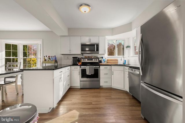 23 ORCHARD CIR, Telford, PA 18969