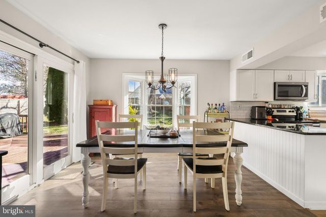 23 ORCHARD CIR, Telford, PA 18969