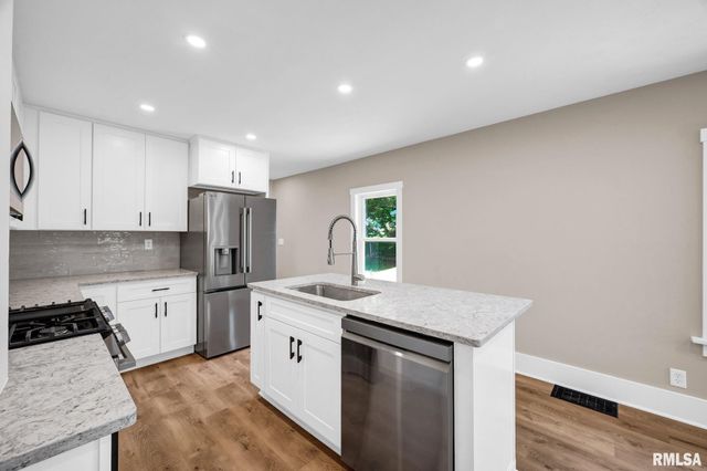 4435 N CONSTANTINE Avenue, Peoria Heights, IL 61616