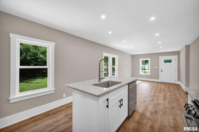 4435 N CONSTANTINE Avenue, Peoria Heights, IL 61616