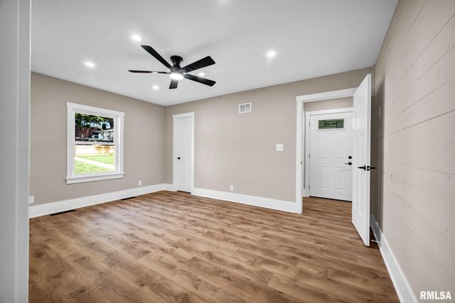 4435 N CONSTANTINE Avenue, Peoria Heights, IL 61616